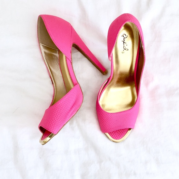 hot pink shoes size 9